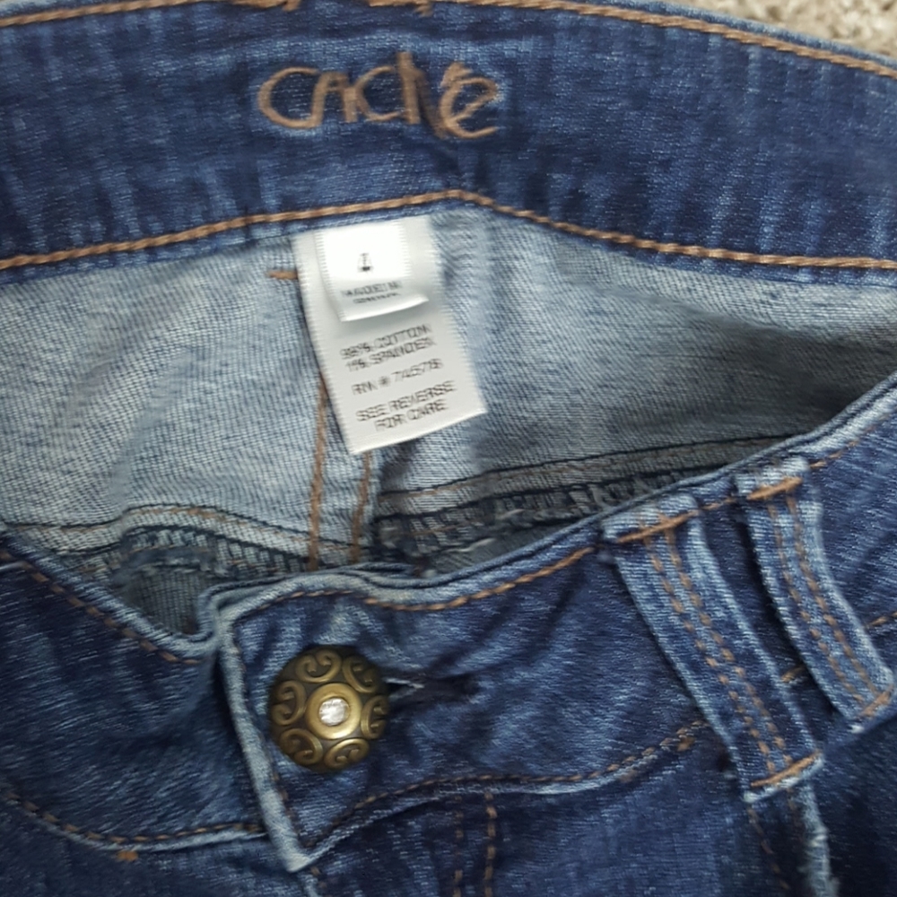 Cache Jeans - Picture 2 of 6